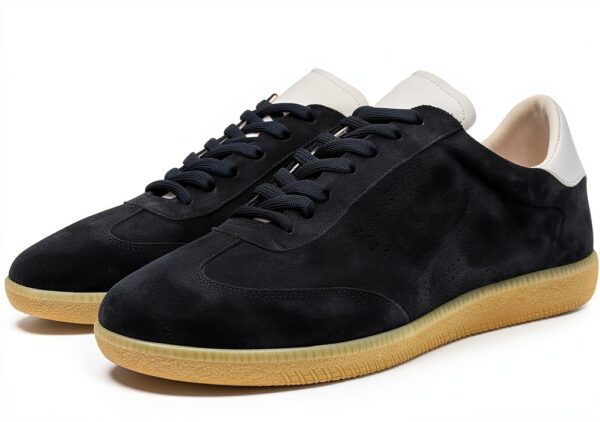 Chaussures en daim Blackstone confort design usage quotidien-1